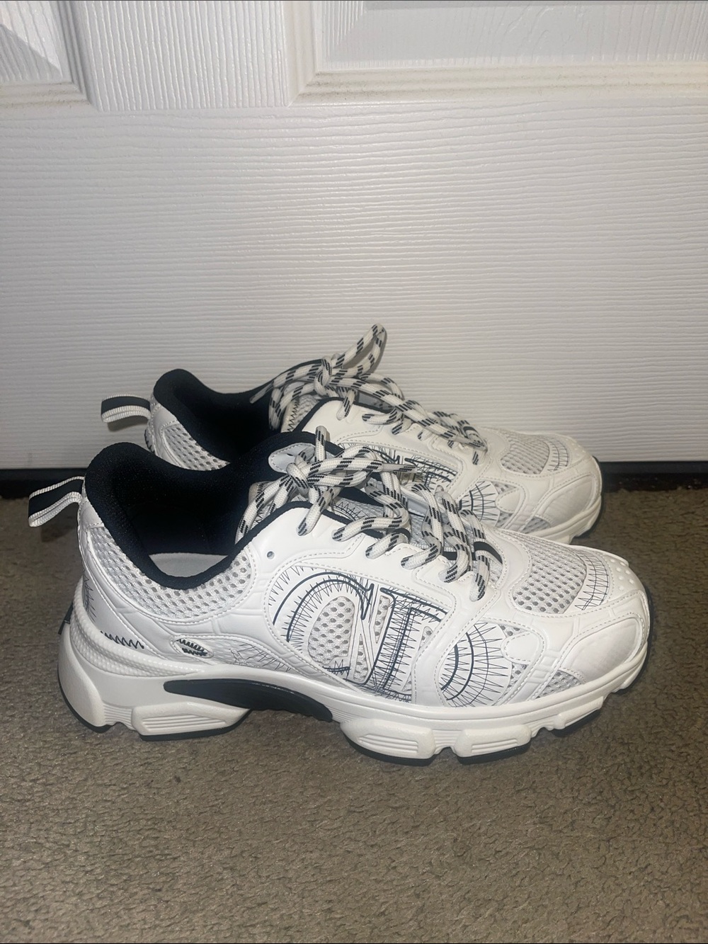 Dior Chrono Sneaker - Picture 2 of 8